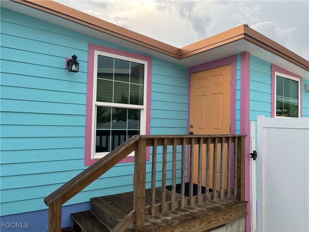 4874 Pine Island Road NW Matlacha FL 33993 225020614 image1