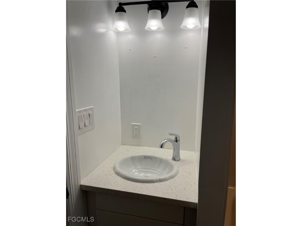 4874 Pine Island Road NW Matlacha FL 33993 225020614 image6