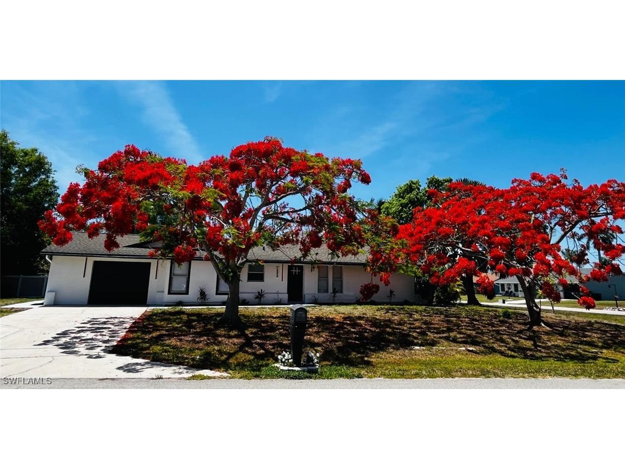 4875 Tahiti Lane Naples FL 34112 225021564 image1