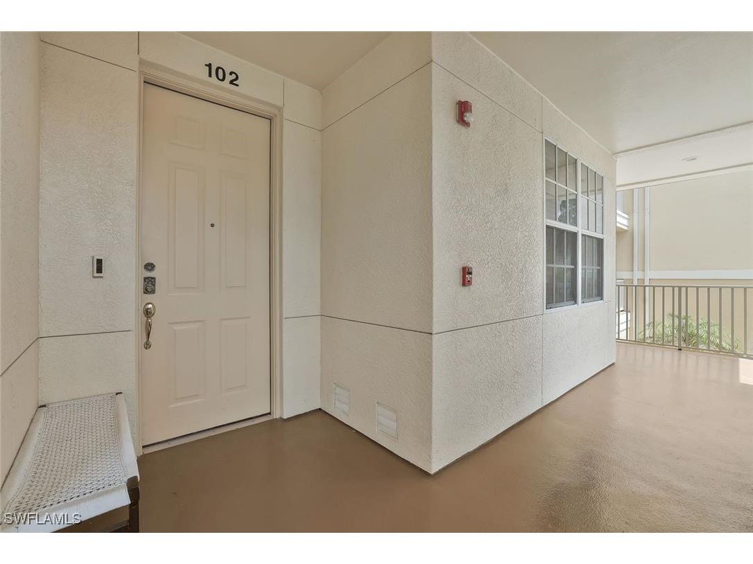 4883 Hampshire Court #102 Naples FL 34112 225067955 image20