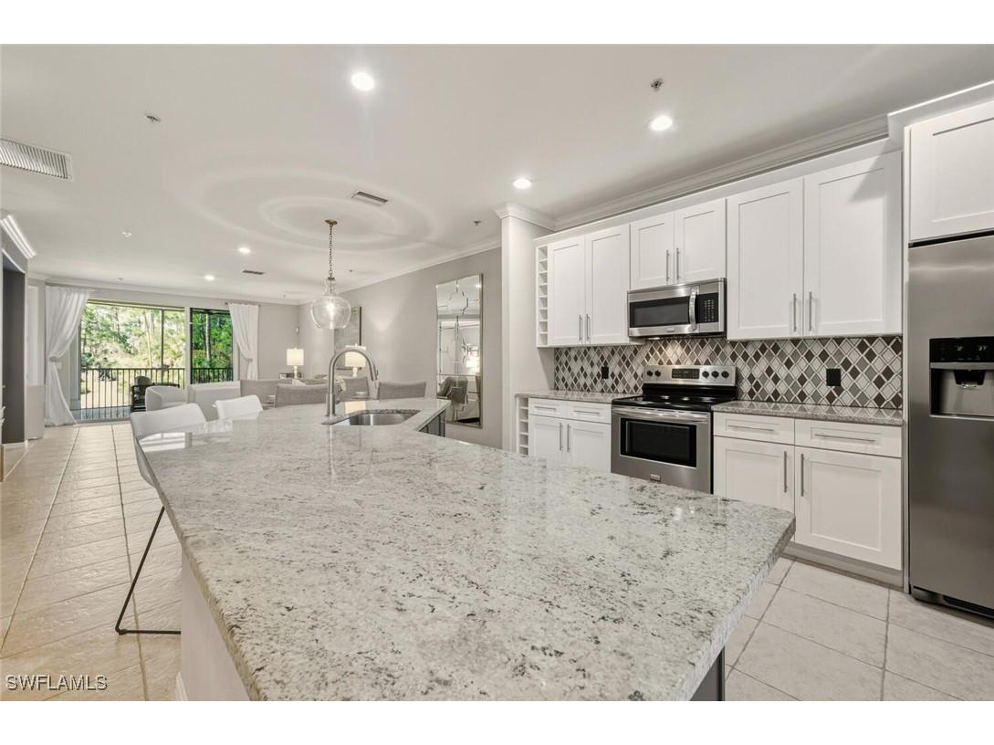 4883 Hampshire Court #105 Naples FL 34112 225054956 image1