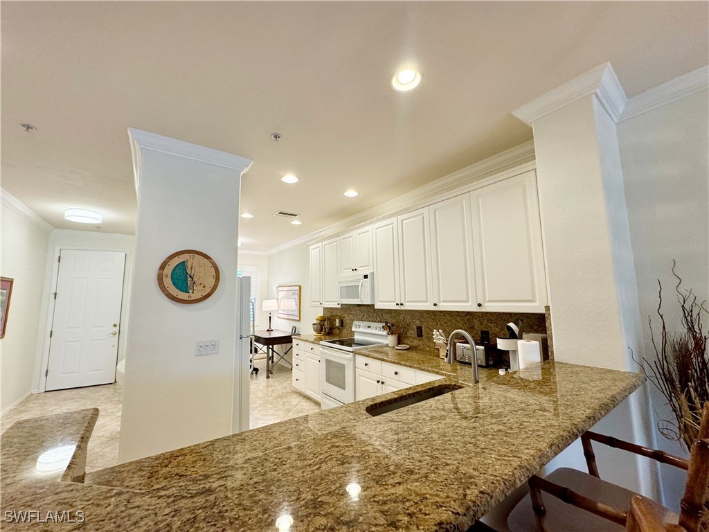 4884 Hampshire Court #7-104 Naples FL 34112 226005077 image4