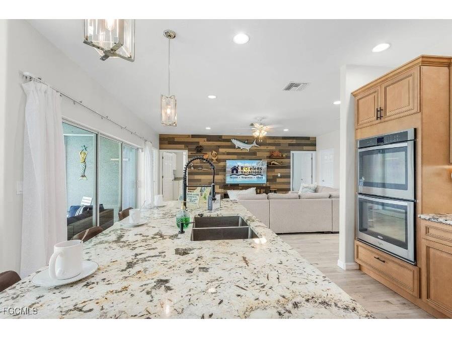 4885 E Riverside Drive Fort Myers FL 33905 2025020847 image12