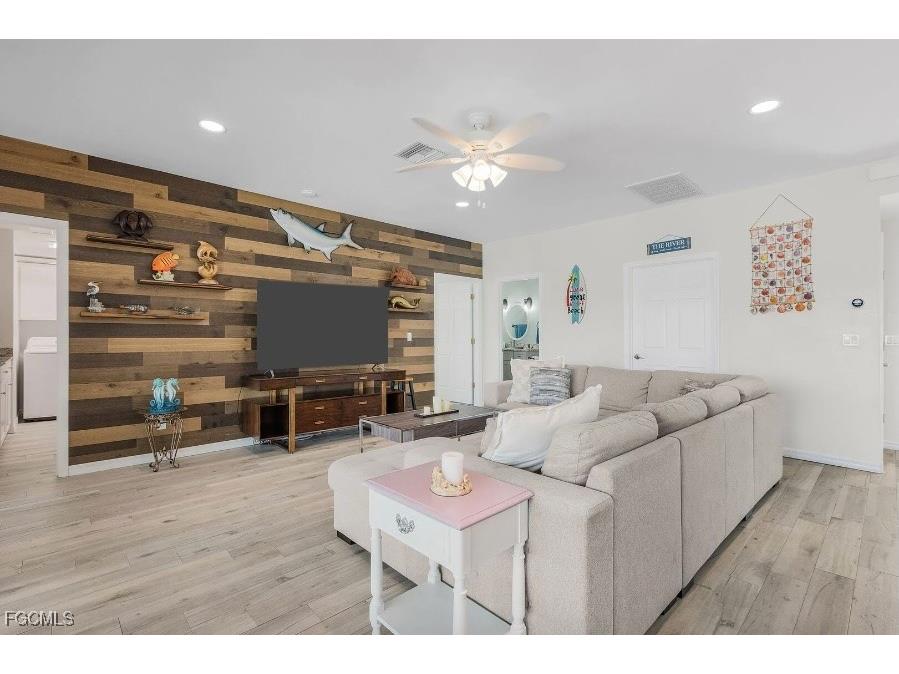 4885 E Riverside Drive Fort Myers FL 33905 2025020847 image5