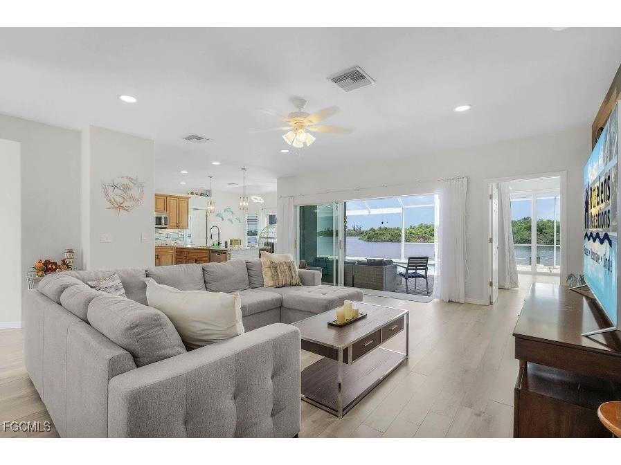 4885 E Riverside Drive Fort Myers FL 33905 2025020847 image7