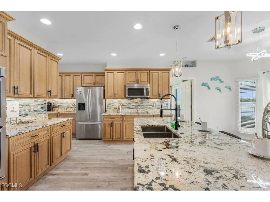 4885 E Riverside Drive Fort Myers FL 33905 2025020847 image8