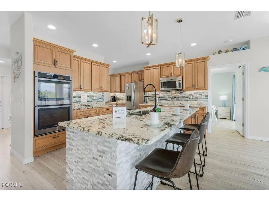 4885 E Riverside Drive Fort Myers FL 33905 2025020847 image9