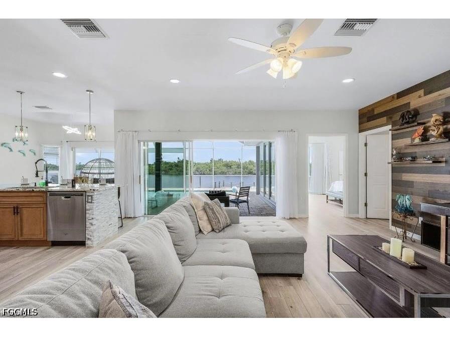 4885 E Riverside Drive Fort Myers FL 33905 2026024313 image6