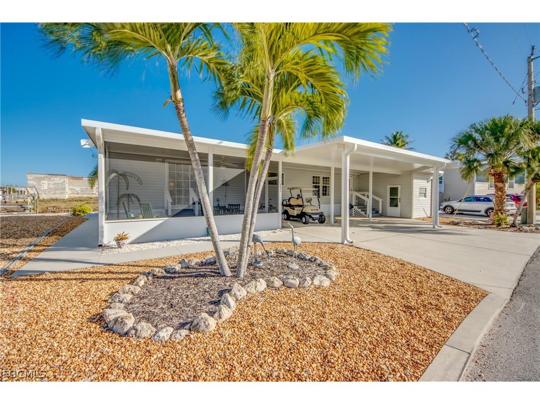 4892 Gulfgate Lane Saint James City FL 33956 2026012753 image1