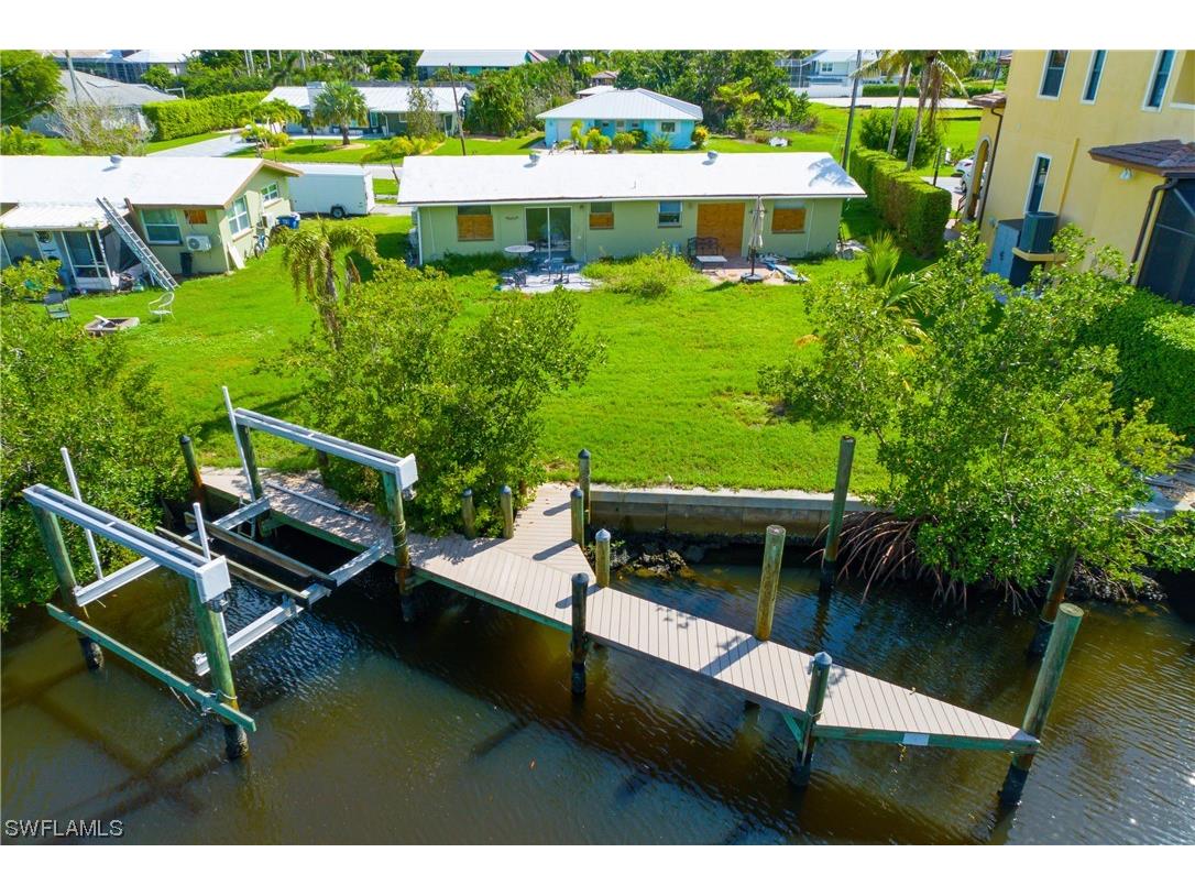 4897-4899 Esplanade Street Bonita Springs FL 34134 223071689 image1