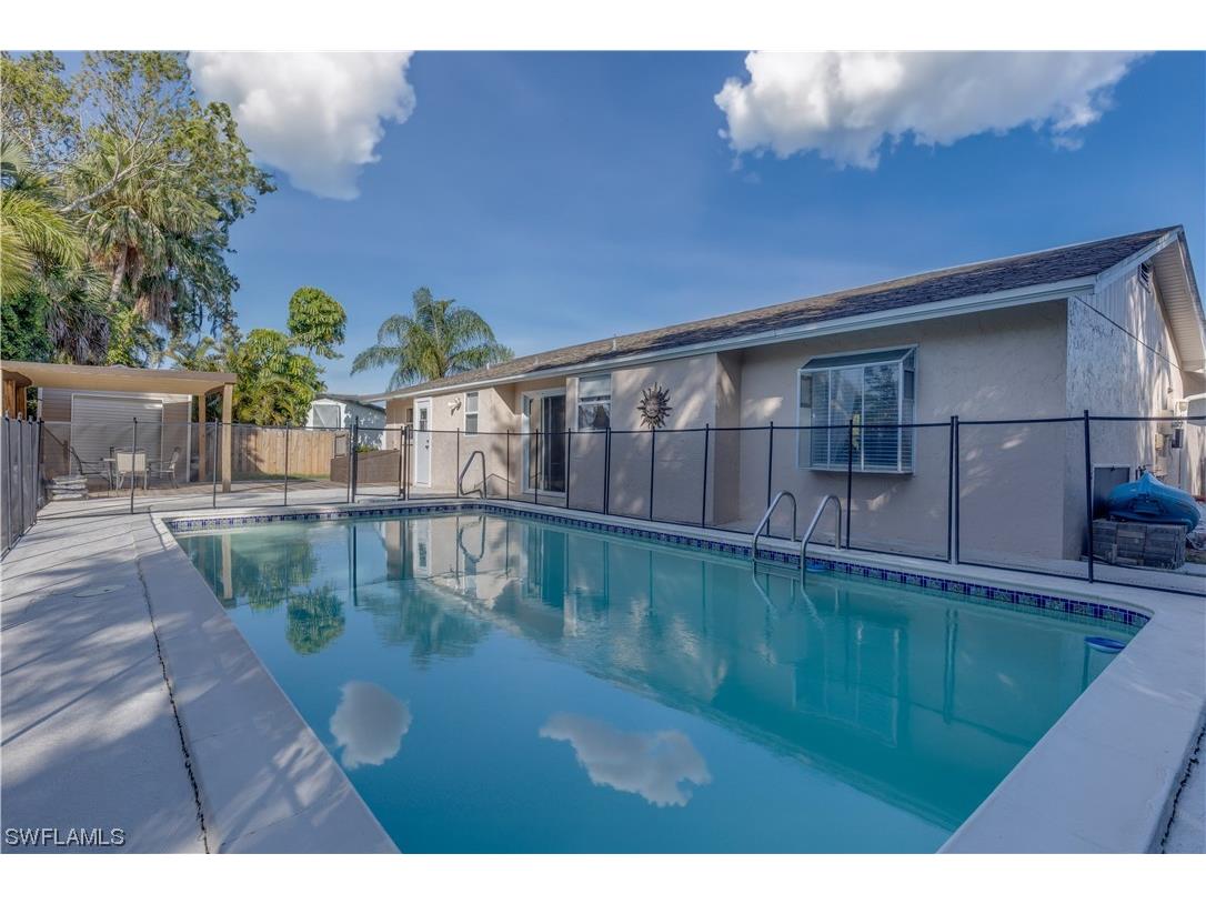 4898 Tahiti Lane Naples FL 34112 223039762 image1