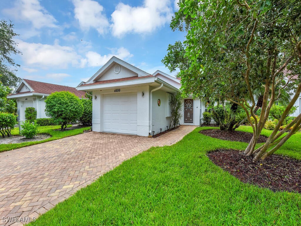 4899 Europa Drive Naples FL 34105 224078624 image1