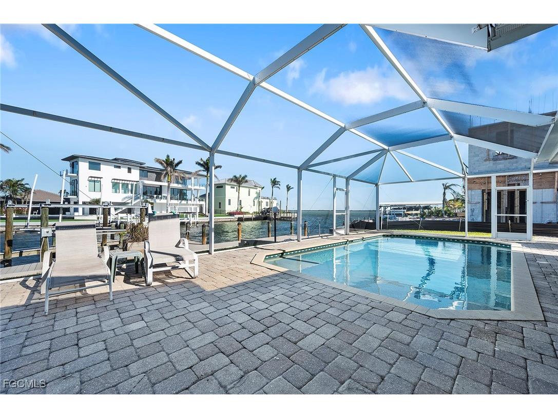 49 Fairview Boulevard Fort Myers Beach FL 33931 2026003035 image1