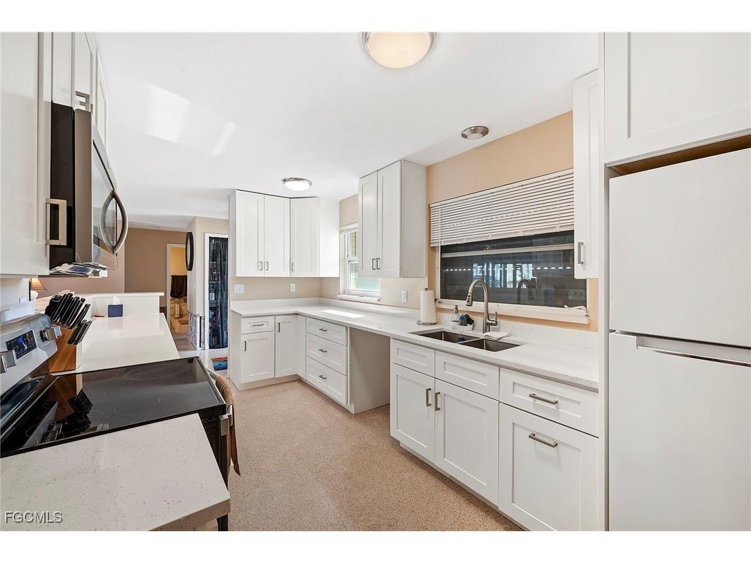 49 Fairview Boulevard Fort Myers Beach FL 33931 2026003035 image4