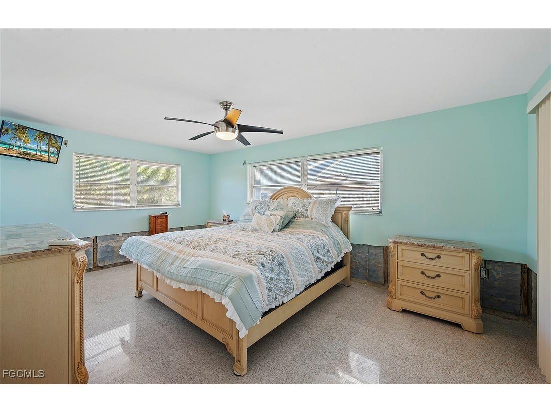 49 Fairview Boulevard Fort Myers Beach FL 33931 2026003035 image6