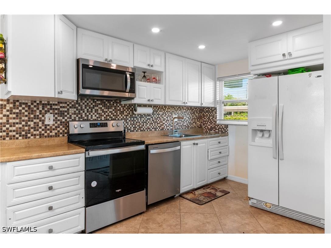 49 High Point Circle S #102 Naples FL 34103 226016205 image1