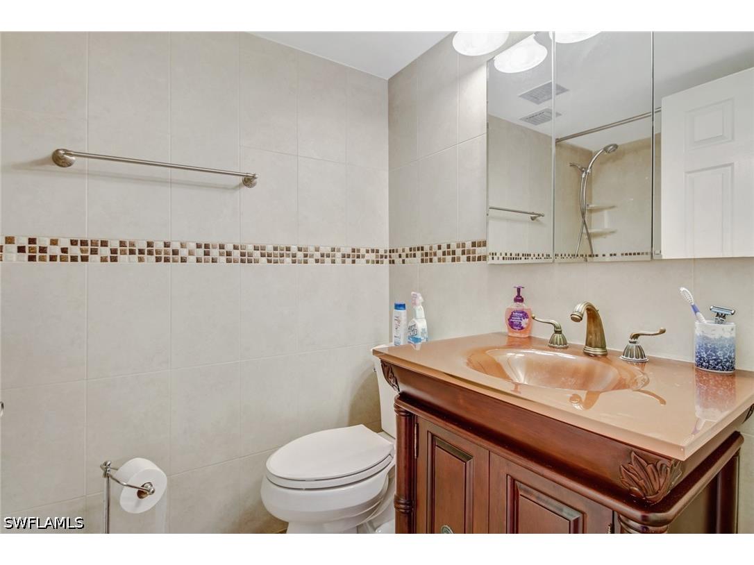 49 High Point Circle S #102 Naples FL 34103 226016205 image18
