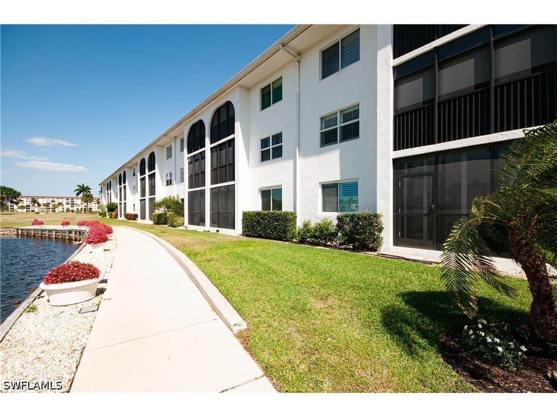 49 High Point Circle S #102 Naples FL 34103 226016205 image4
