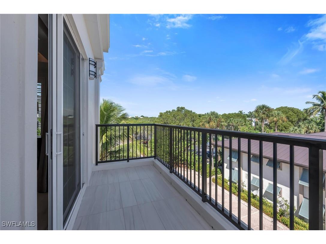 490 5th Street S #101 Naples FL 34102 225071397 image25