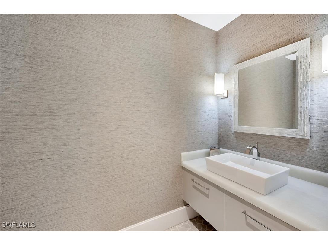 490 5th Street S #101 Naples FL 34102 225071703 image10