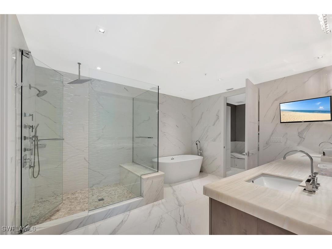 490 5th Street S #101 Naples FL 34102 225071703 image36