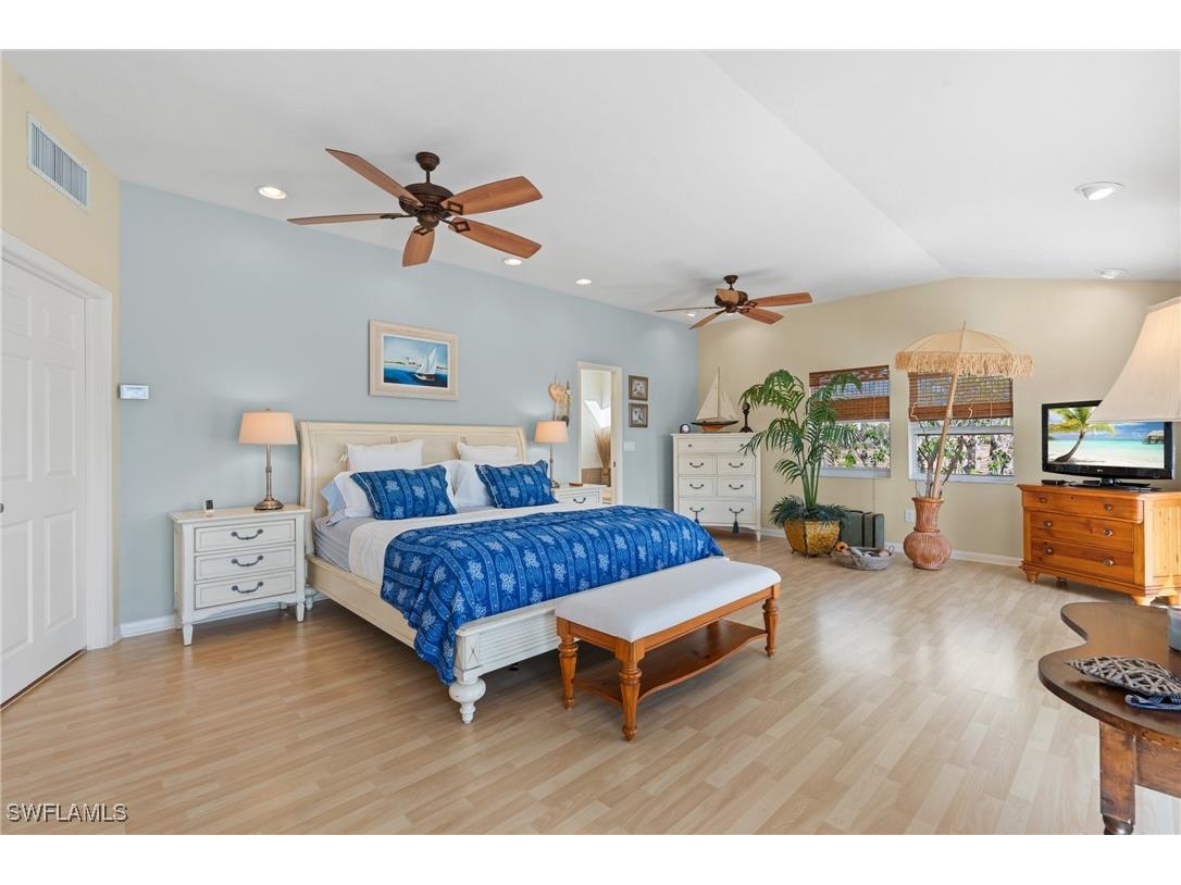 490 Randy Lane Fort Myers Beach FL 33931 225078800 image27