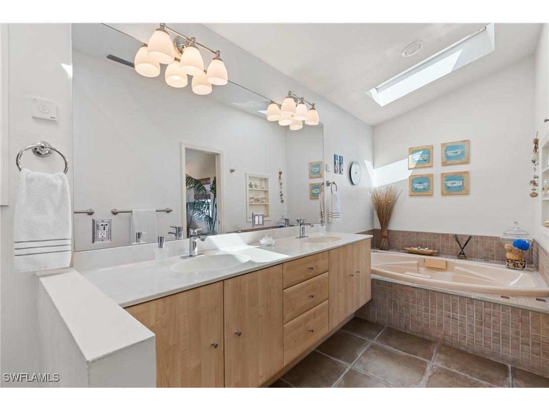 490 Randy Lane Fort Myers Beach FL 33931 225078800 image30