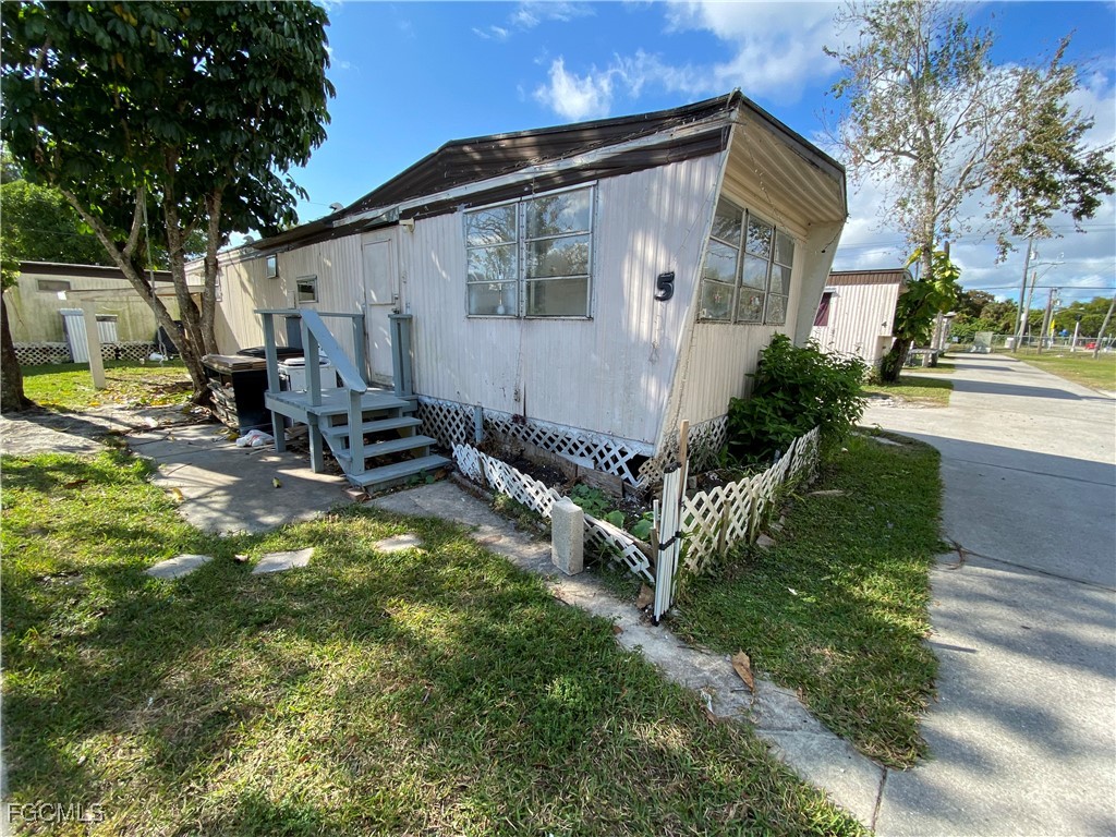 4900 Tice Street #5 Fort Myers FL 33905 2025025442 image1
