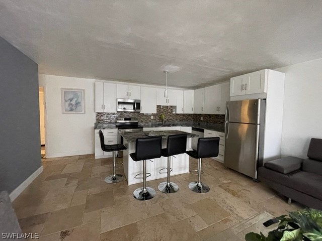 4901 Victoria Drive #207 Cape Coral FL 33904 222070534 image1