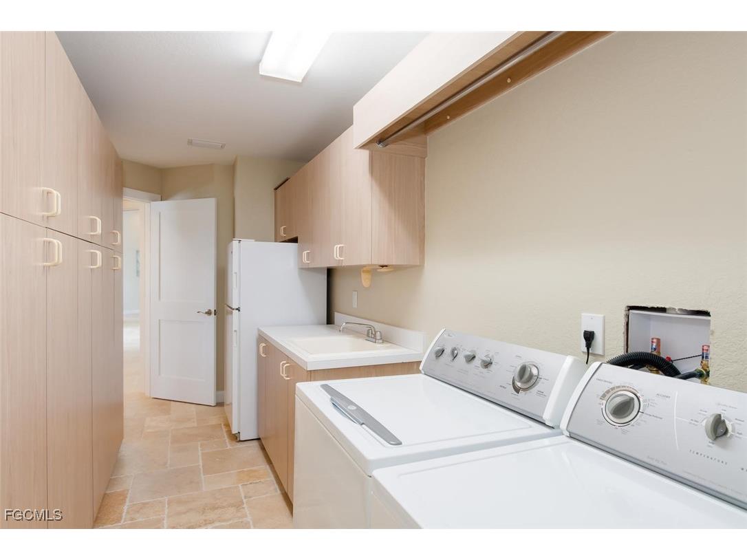 4902 SW 5th Place Cape Coral FL 33914 2025004334 image26