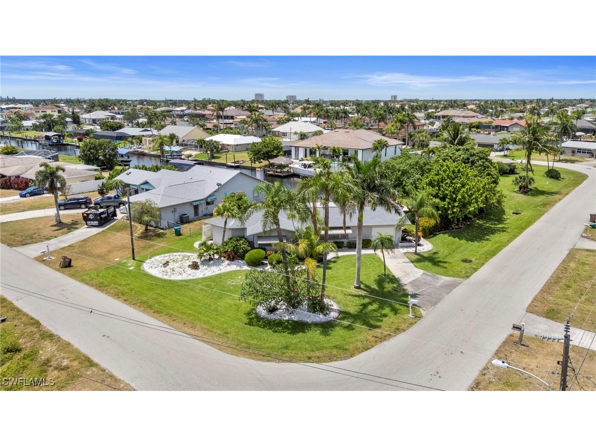 4902 Seville Court Cape Coral FL 33904 225076952 image5