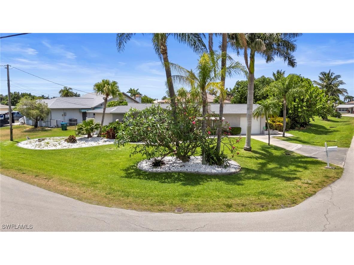 4902 Seville Court Cape Coral FL 33904 225076952 image7