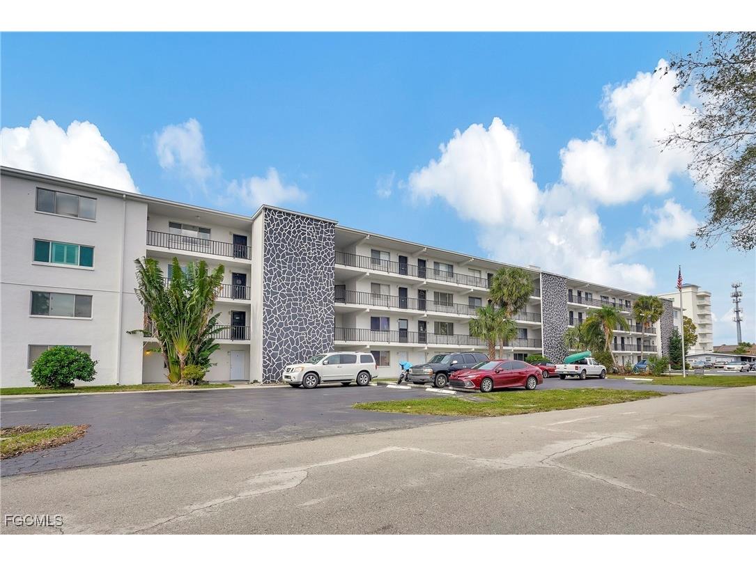 4906 Victoria Drive #209 Cape Coral FL 33904 2025010237 image1