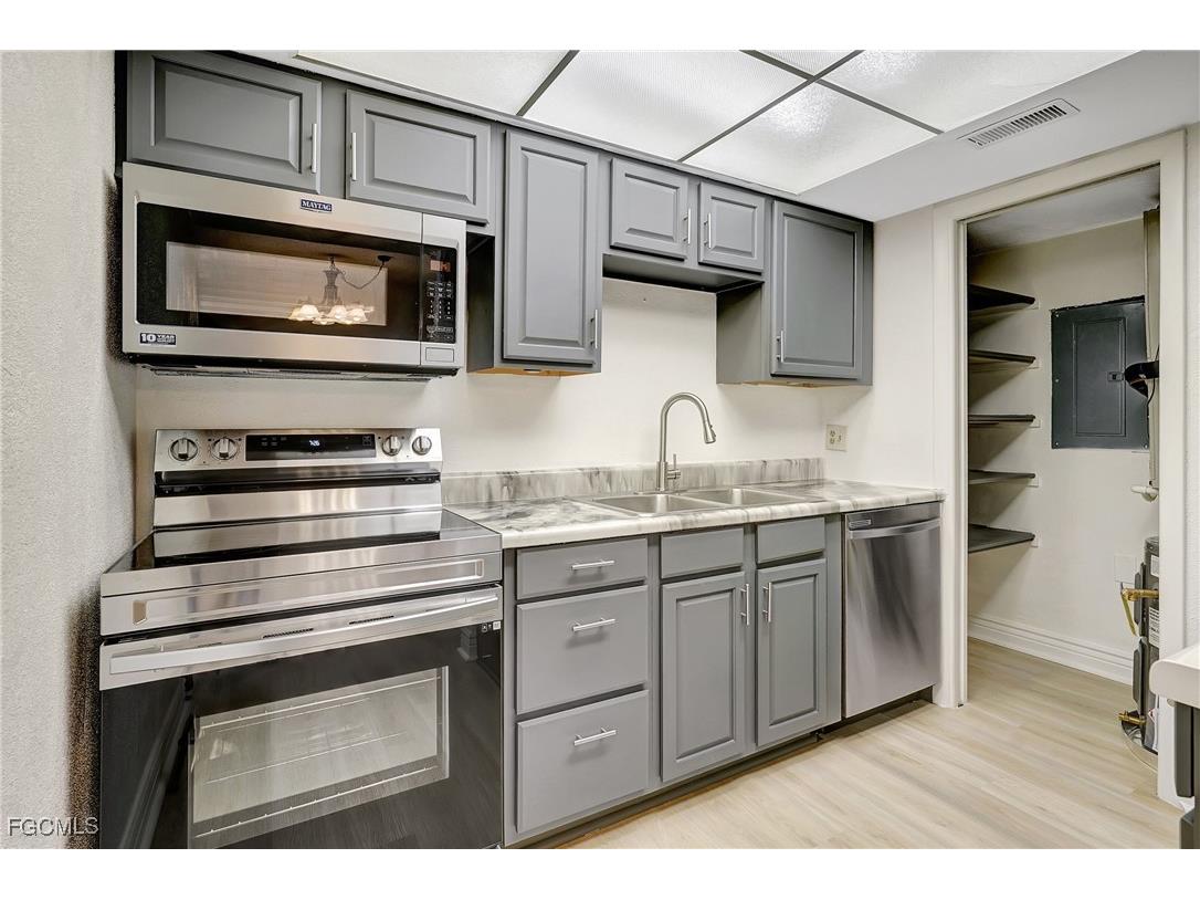 4906 Victoria Drive #209 Cape Coral FL 33904 2025010237 image11