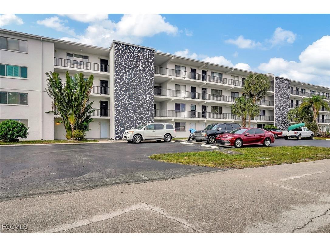 4906 Victoria Drive #209 Cape Coral FL 33904 2025010237 image2