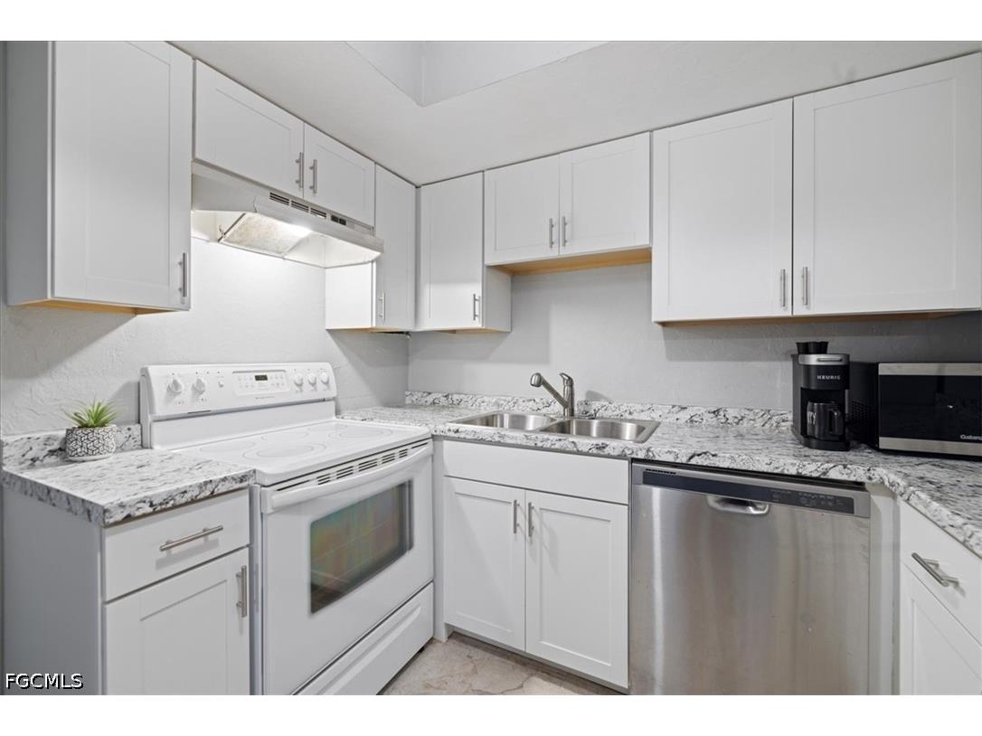 4906 Victoria Drive #312 Cape Coral FL 33904 2026018137 image1