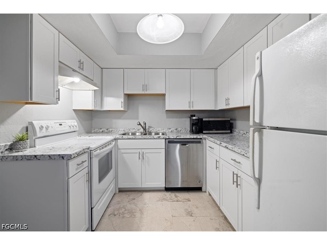 4906 Victoria Drive #312 Cape Coral FL 33904 2026018137 image3