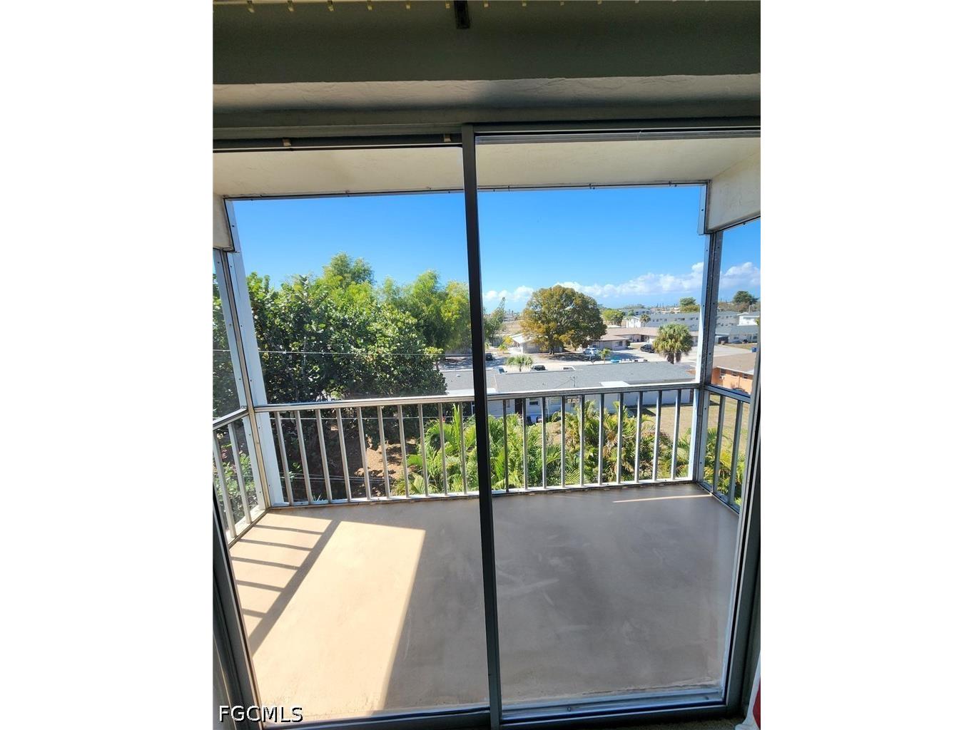 4906 Victoria Drive #404 Cape Coral FL 33904 2026017985 image1