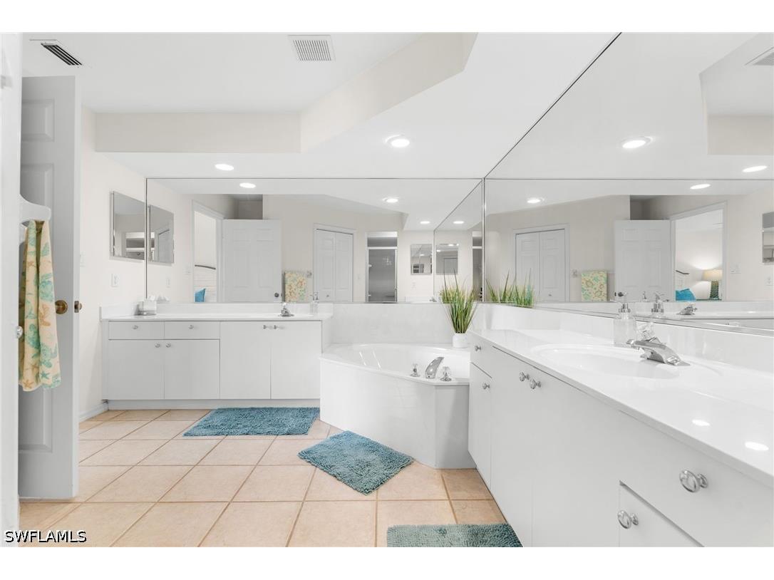 4907 Europa Drive Naples FL 34105 226023648 image18