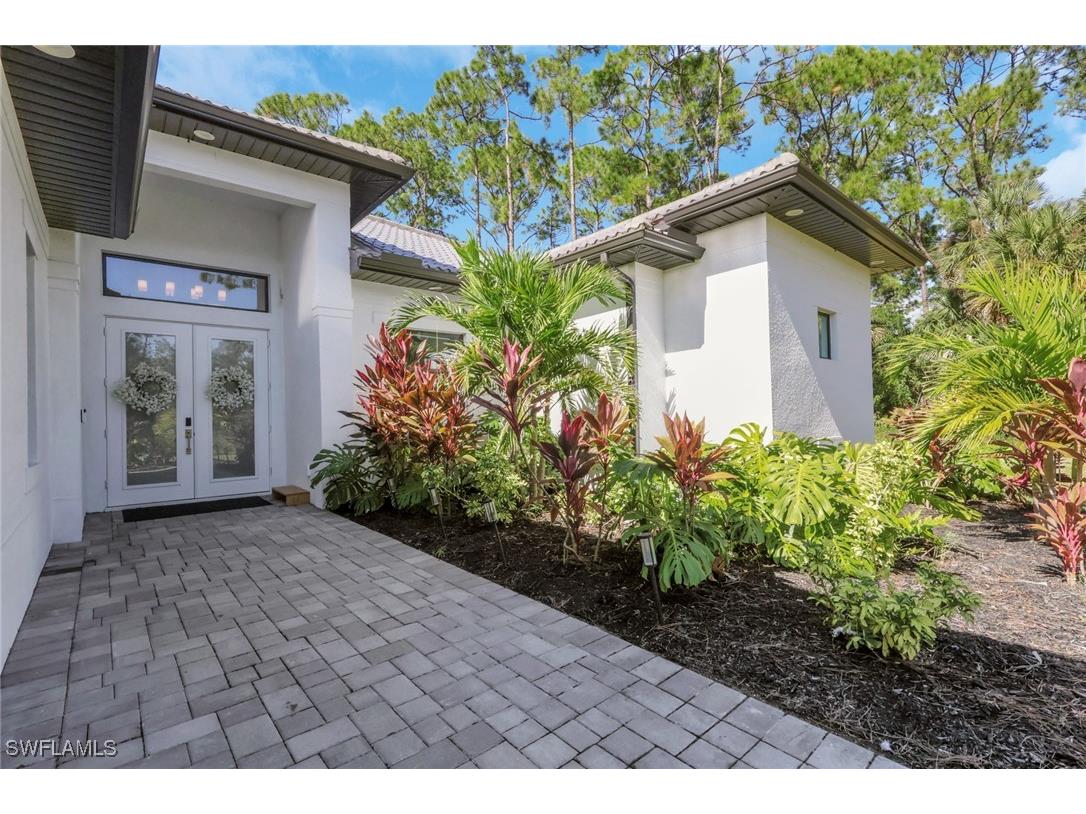 491 9th Street SW Naples FL 34117 225076683 image2