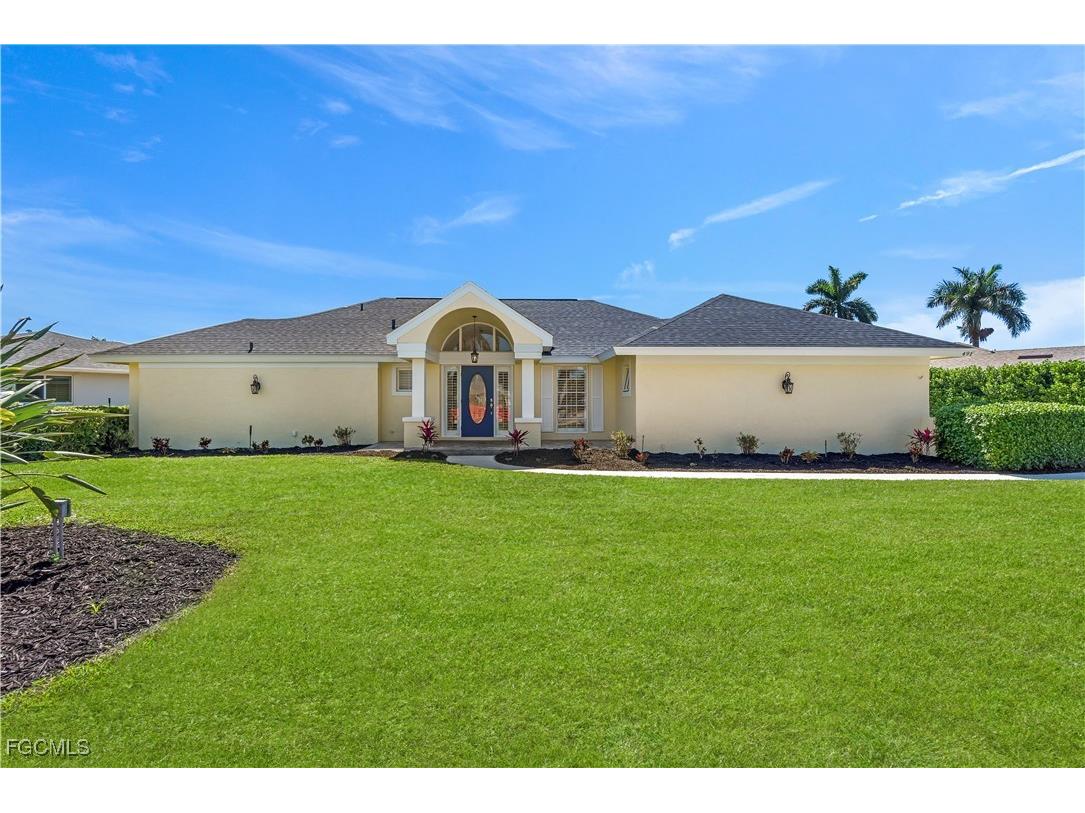 491 Cypress Way E Naples FL 34110 2025012589 image1