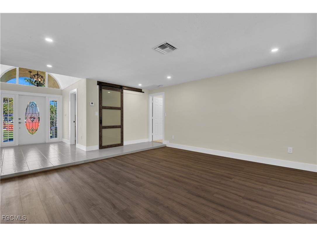 491 Cypress Way E Naples FL 34110 2025012589 image10