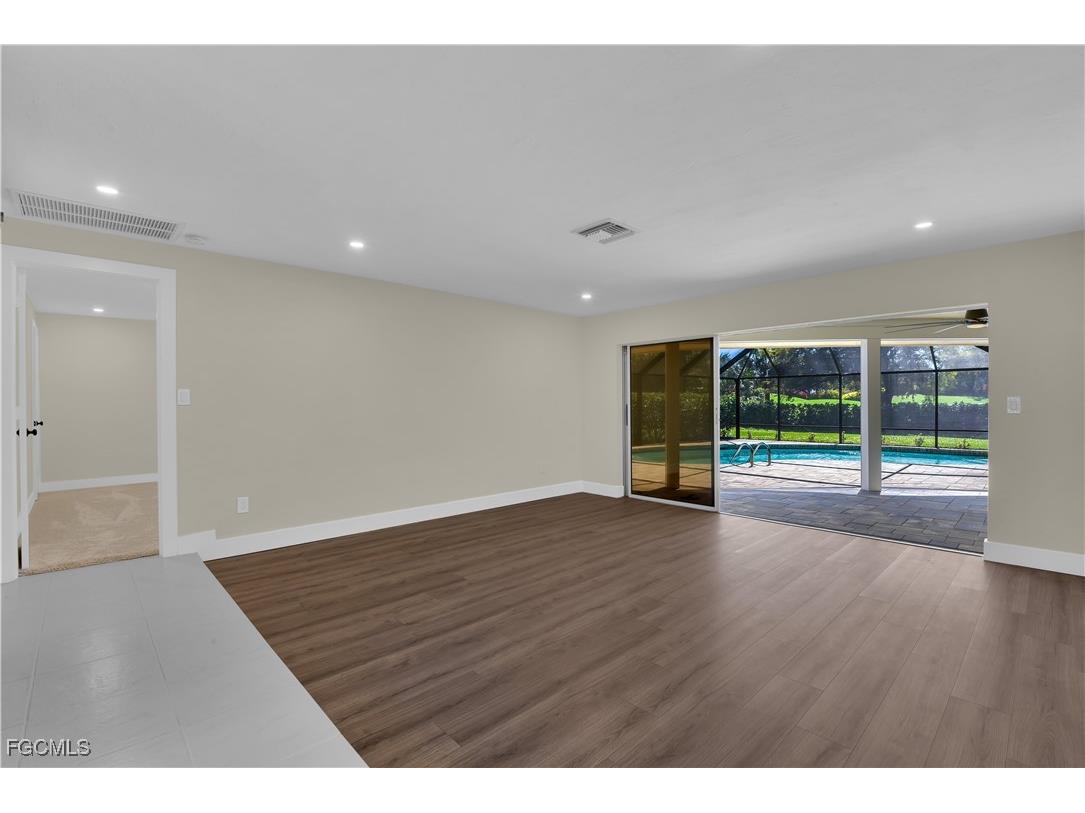 491 Cypress Way E Naples FL 34110 2025012589 image11