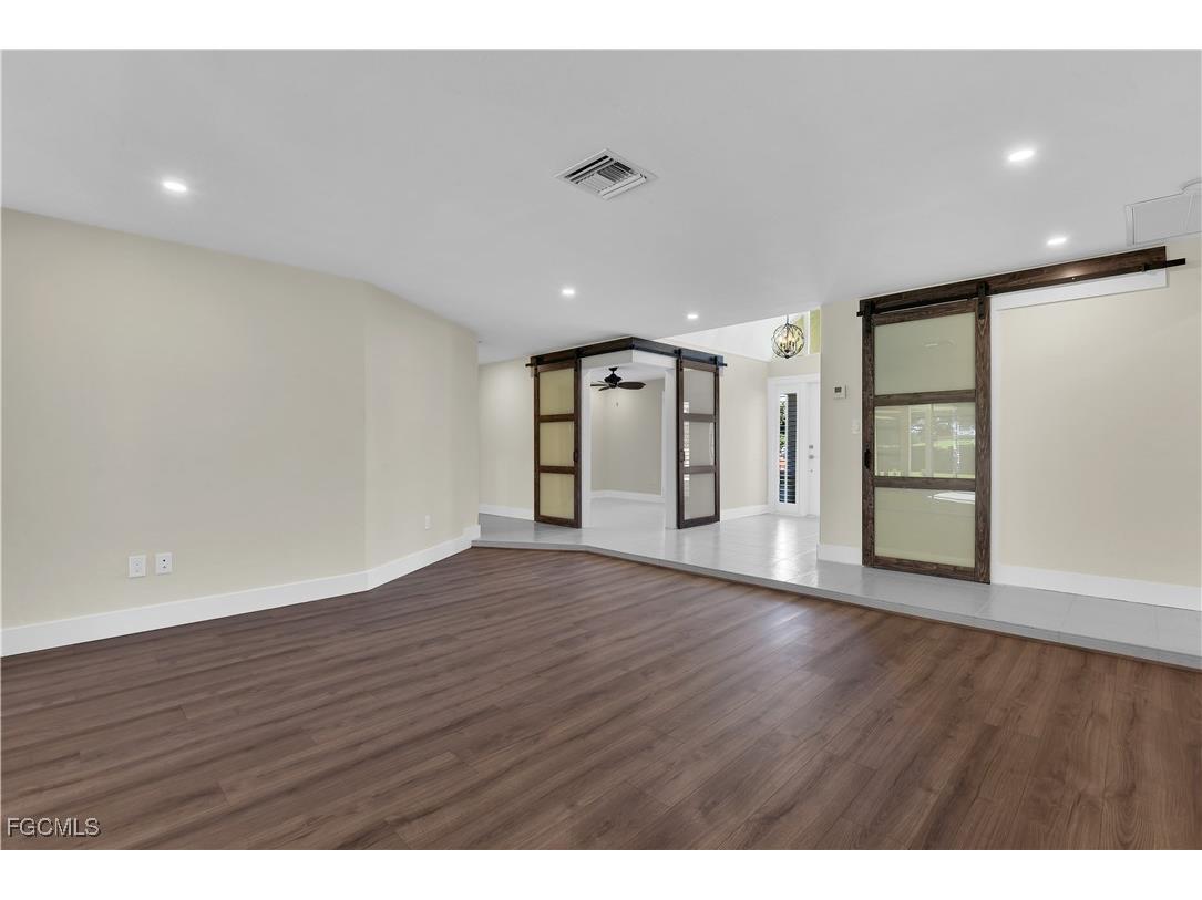 491 Cypress Way E Naples FL 34110 2025012589 image12