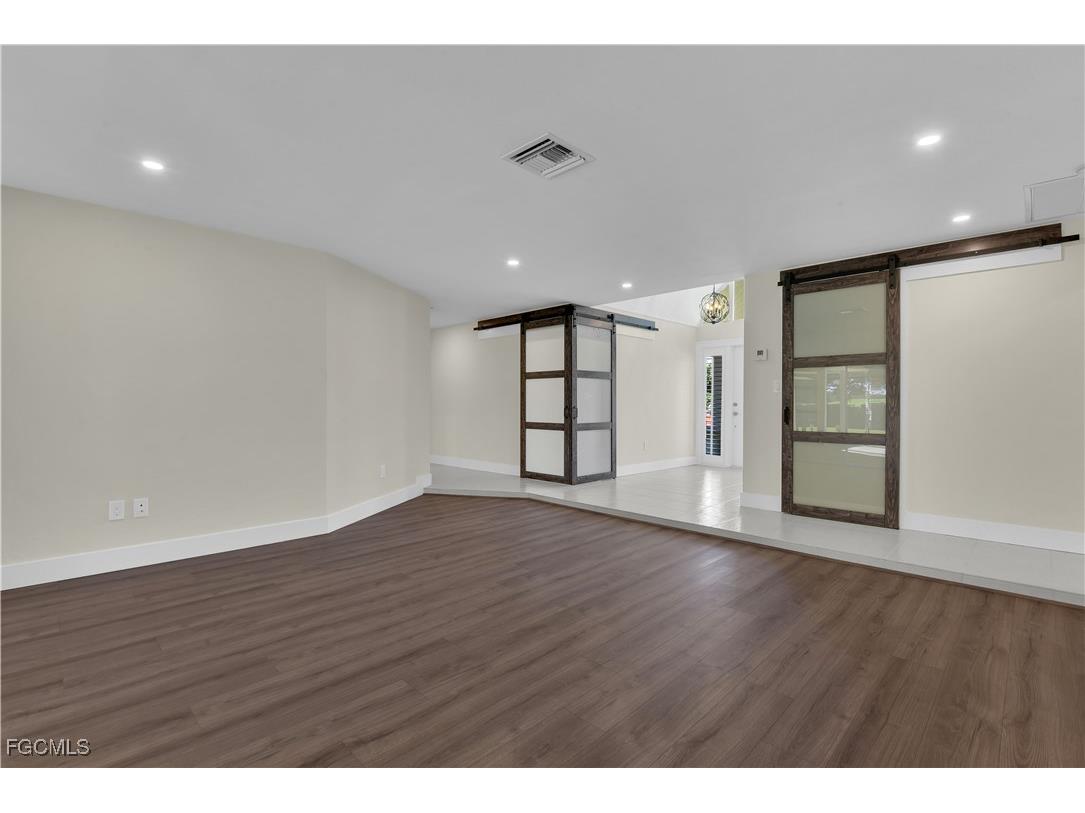 491 Cypress Way E Naples FL 34110 2025012589 image13