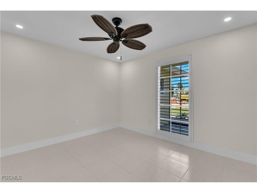 491 Cypress Way E Naples FL 34110 2025012589 image14