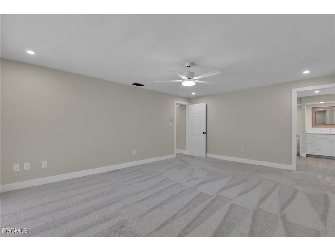 491 Cypress Way E Naples FL 34110 2025012589 image23