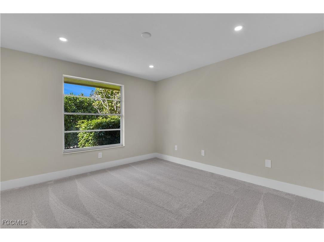 491 Cypress Way E Naples FL 34110 2025012589 image32