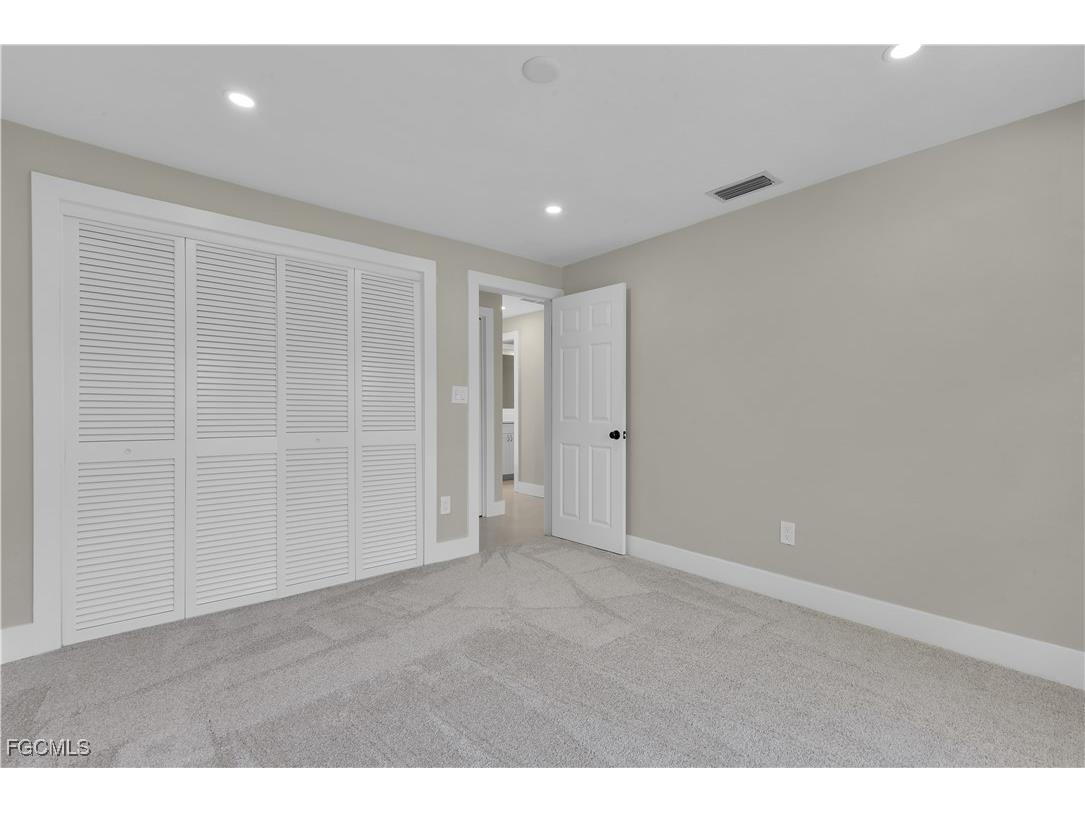 491 Cypress Way E Naples FL 34110 2025012589 image33