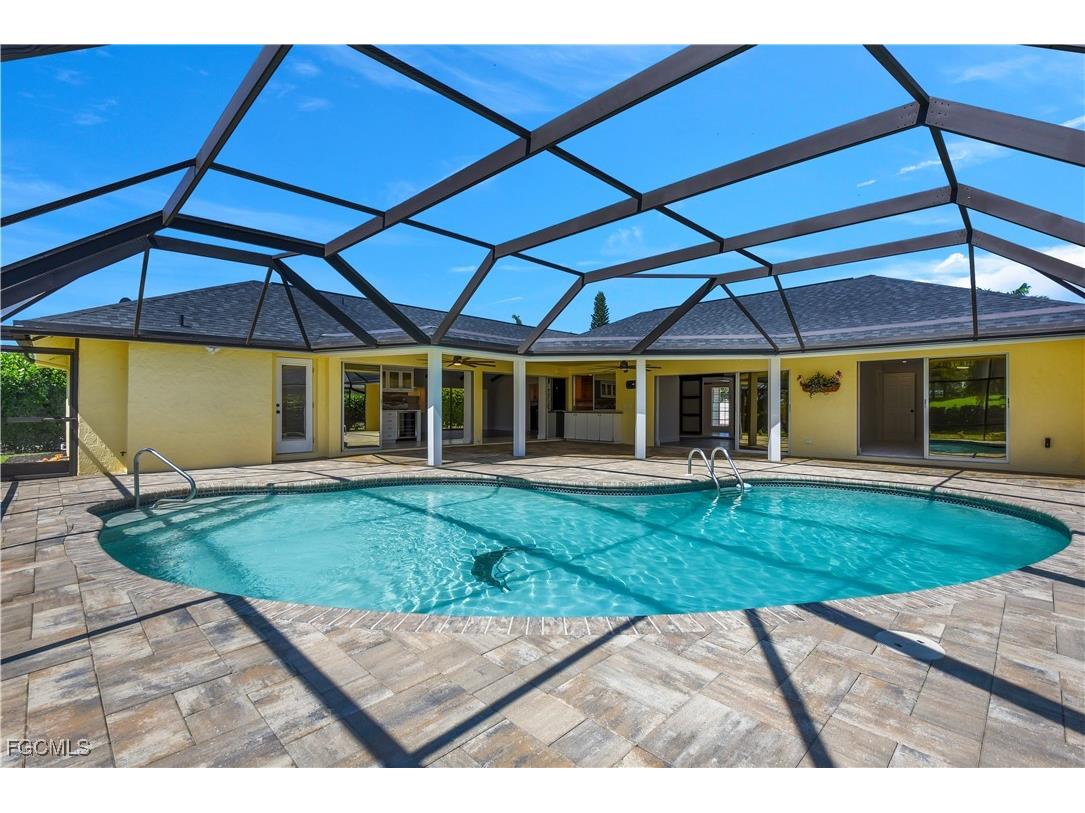 491 Cypress Way E Naples FL 34110 2025012589 image38